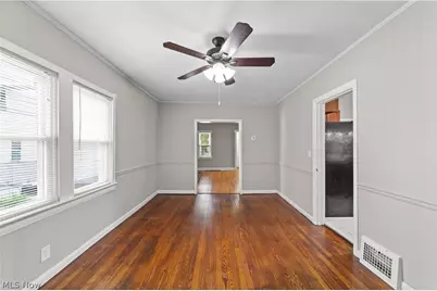 5688 Shawnee Drive, Lyndhurst, OH 44124 - Photo 3