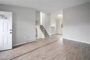 6699 Deer Ct, Huber Heights, OH 44146 - Photo 3