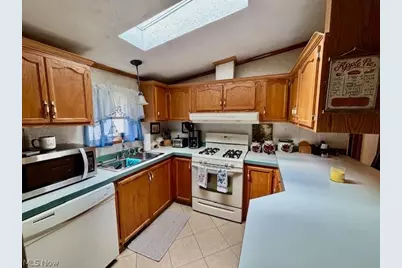 147 Northgate Drive NE, Warren, OH 44484 - Photo 5