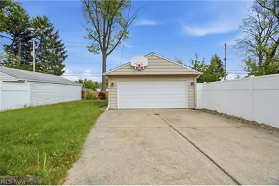 9210 Fernhill Avenue, Parma, OH 44129 - Photo 31
