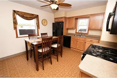 5036 Claremont Boulevard, Garfield Heights, OH 44125 - Photo 3