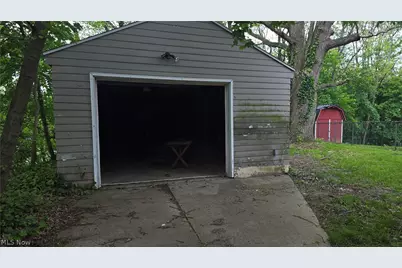 146 Hermann Street, Barberton, OH 44203 - Photo 33