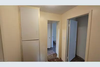 146 Hermann Street, Barberton, OH 44203 - Photo 25