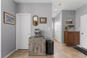 198 Gatwick Grove Cir, Wadsworth, OH 44281 - Photo 19