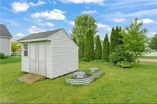 198 Gatwick Grove Cir, Wadsworth, OH 44281 - Photo 9