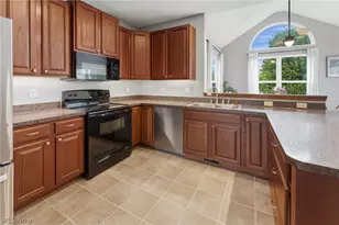 198 Gatwick Grove Cir, Wadsworth, OH 44281 - Photo 15