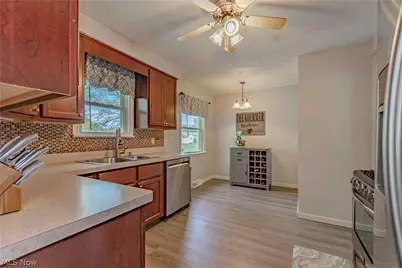 4933 Fairlawn Road, Lyndhurst, OH 44124 - Photo 11