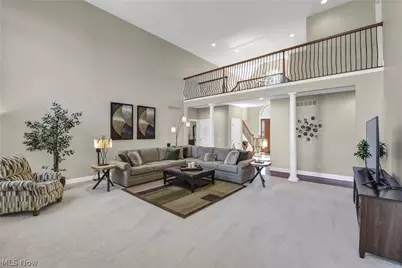 9000 Crooked Creek Lane, Grandview Heights, OH 44147 - Photo 13