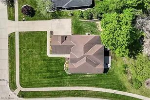 9000 Crooked Creek Ln, Grandview Heights, OH 44147 - Photo 39