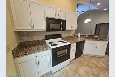 1210 Pebble Chase Circle NE, Massillon, OH 44646 - Photo 5