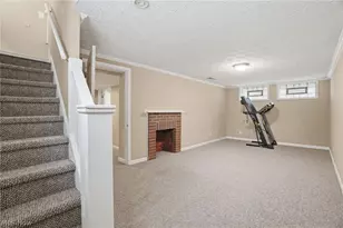 350 E 210th St, Euclid, OH 44123 - Photo 25
