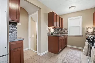 350 E 210th St, Euclid, OH 44123 - Photo 13