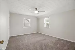 350 E 210th St, Euclid, OH 44123 - Photo 17