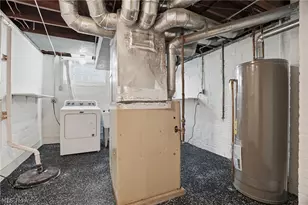350 E 210th St, Euclid, OH 44123 - Photo 27