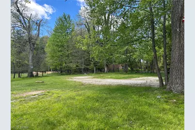 8404 Avery Road, Grandview Heights, OH 44147 - Photo 9