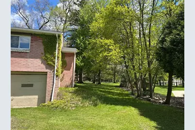 8404 Avery Road, Grandview Heights, OH 44147 - Photo 7