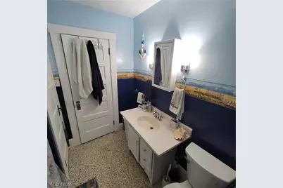 349 W Maple Street, Hartville, OH 44632 - Photo 7