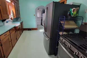 349 W Maple St, Hartville, OH 44632 - Photo 9
