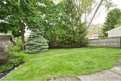 245 N Highland Avenue, Akron, OH 44303 - Photo 21