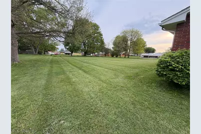 6391 Peach Street NE, Louisville, OH 44641 - Photo 9
