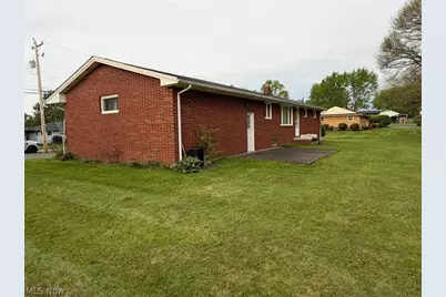 6391 Peach Street NE, Louisville, OH 44641 - Photo 5