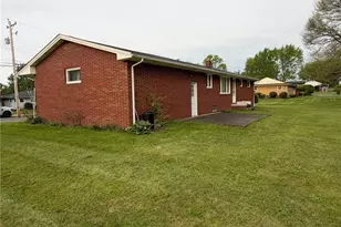 6391 Peach St NE, Louisville, OH 44641 - Photo 5