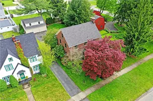 322 Genesee Ave NE, Warren, OH 44483 - Photo 9