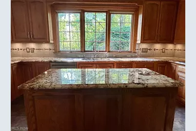 8536 Cherry Hill Place, Youngstown, OH 44514 - Photo 3