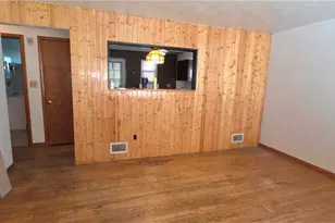 146 N 21st St, Weirton, WV 26062 - Photo 3