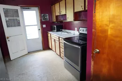 483 17th Street NW, Barberton, OH 44203 - Photo 5