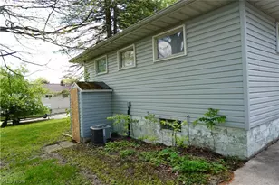 483 17th St NW, Barberton, OH 44203 - Photo 3