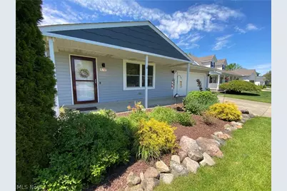 578 Fieldstone Drive, Amherst, OH 44001 - Photo 5