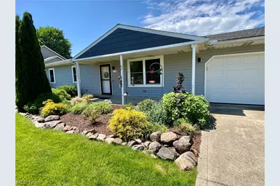 578 Fieldstone Drive, Amherst, OH 44001 - Photo 3