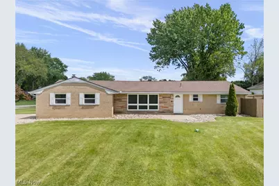 5544 Fairwood Avenue NW, North Canton, OH 44720 - Photo 1