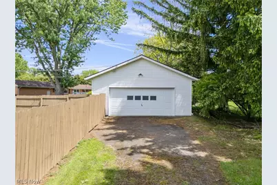 5544 Fairwood Avenue NW, North Canton, OH 44720 - Photo 15