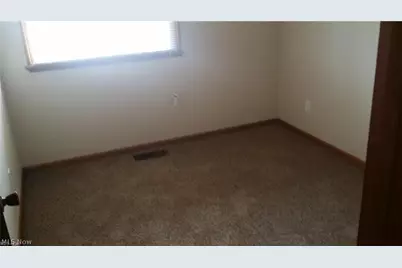 6574 Burton Drive, Brook Park, OH 44142 - Photo 9