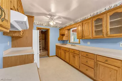 4556 Warren Sharon Road, Vienna, OH 44473 - Photo 5