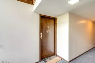 729 W Main St, Kent, OH 44240 - Photo 3