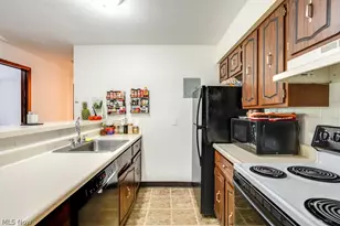 729 W Main St, Kent, OH 44240 - Photo 11