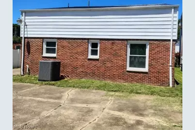 1614 Bigley Avenue, Charleston, WV 25302 - Photo 5