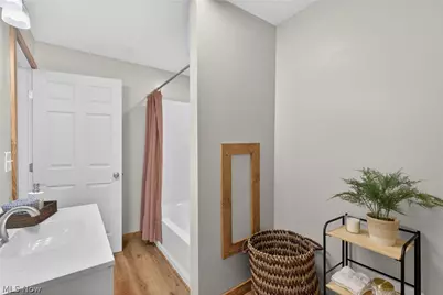 533 W Bank Street, Uhrichsville, OH 44683 - Photo 29