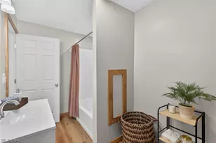 533 W Bank St, Uhrichsville, OH 44683 - Photo 29