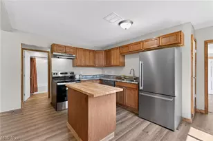 533 W Bank St, Uhrichsville, OH 44683 - Photo 11