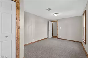 533 W Bank St, Uhrichsville, OH 44683 - Photo 27