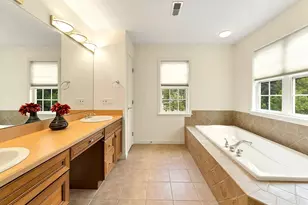 460 Hollyhock Ct, Mayfield Heights, OH 44124 - Photo 23