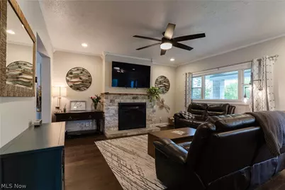 3880 Washington Park Boulevard, Newburgh Heights, OH 44105 - Photo 11