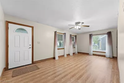 485 Grosvenor Avenue NW, Massillon, OH 44647 - Photo 3