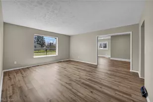 5863 Kimberly Dr, Huber Heights, OH 44146 - Photo 7