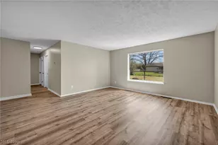 5863 Kimberly Dr, Huber Heights, OH 44146 - Photo 9