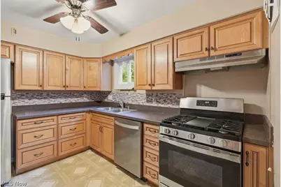 1637 Hanover Street, Cuyahoga Falls, OH 44221 - Photo 7